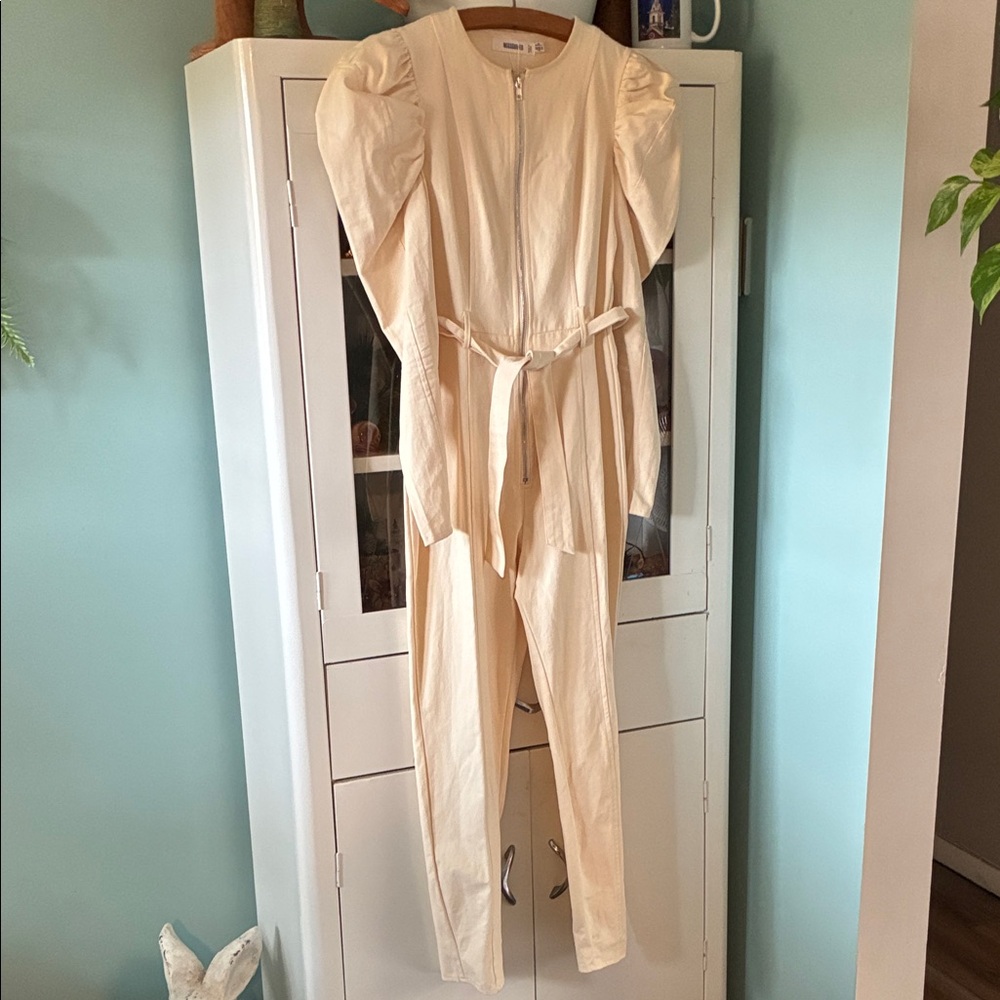 Missguided sz 2 Cream Jumpsuit nwot puff sleeve zip front light denim feel
